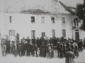 Ritratto di oratore con gruppo di persone (1920 - 1930)